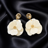Boucles d'Oreille Emma – Fleur en Résine Puce Dorée – Acier Inoxydable 316L