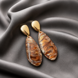 Boucles d'Oreille Longues Clara – Résine Marbrée Puce Dorée – Acier Inoxydable 316L